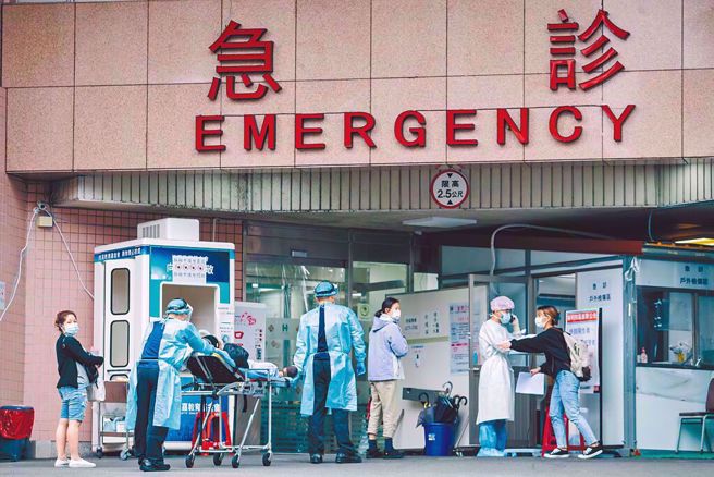 近日寒流來襲，全台急凍低溫，僅上周已急診類流感已逾12萬人就診。（圖僅示意 / 中時資料照）