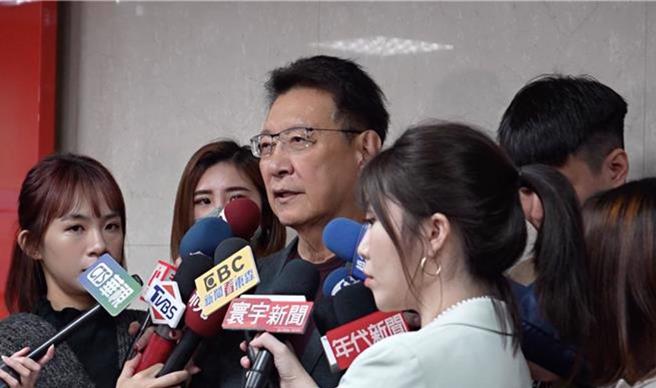 赵少康指出，NCC等委员会不该再让民进党独霸独吞吃独食。（资料照／赵少康办公室提供）