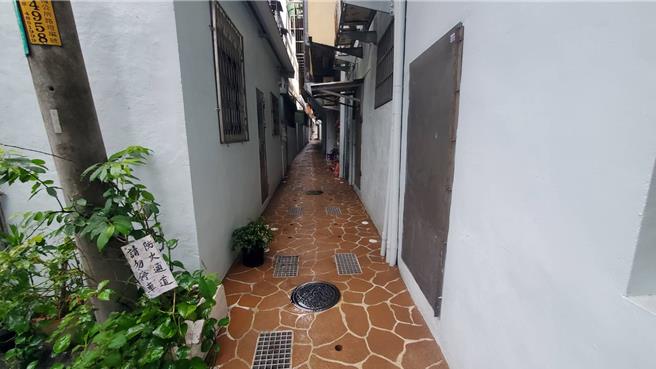 桃園楊梅加速推動汙水下水道系統建設，目前約有1.3萬戶完成接管，圖為施工並美化完成現場。（水務局提供／蔡明亘桃園傳真）