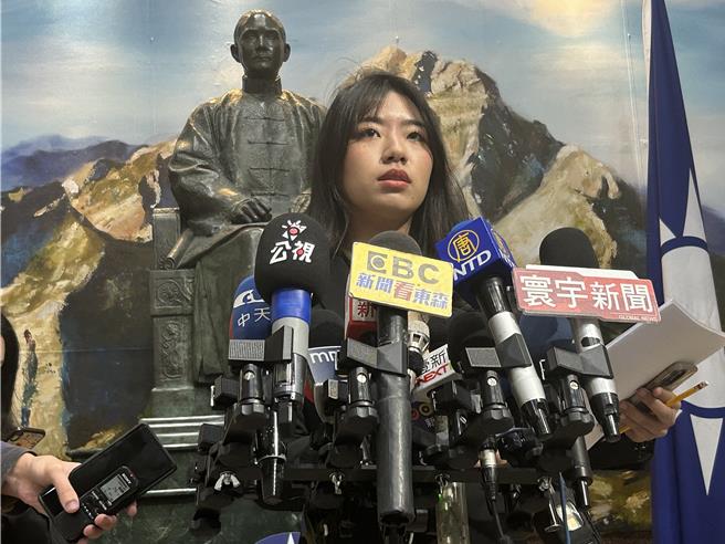 国民党发言人杨智伃今在中常会后转述。（张薷摄）