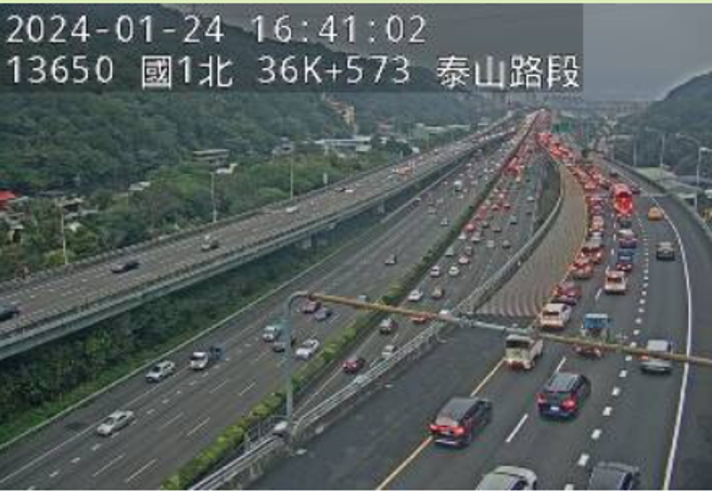 現場車流回堵近1公里遠。（翻攝國道1968）