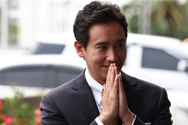 泰國憲法法院24日撤銷去年提名總理受挫的前進黨前黨魁皮塔（Pita Limjaroenrat）的案件，恢復其國會議員身分。（路透社）