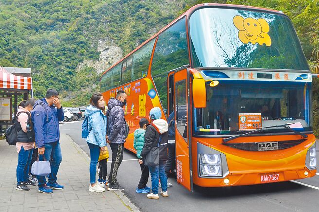 太魯閣國家公園管理處2月11日至13日（初二至初四），推出太魯閣遊園專車，免費搭乘。（太魯閣國家公園管理處提供／王志偉花蓮傳真）