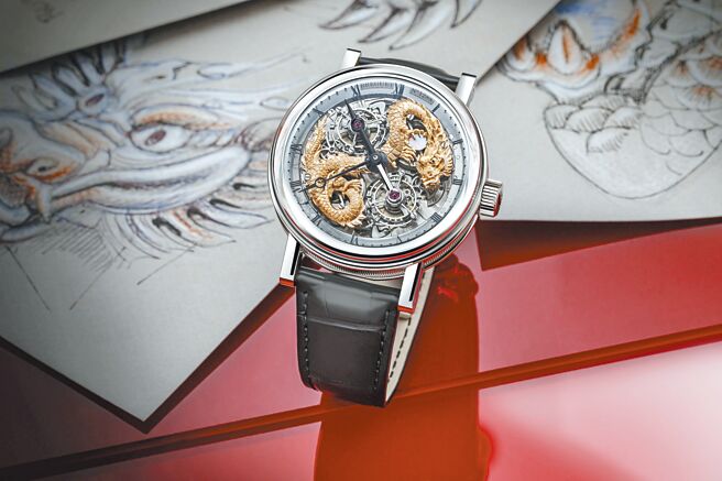 寶璣在龍年推出要價近3000萬的Classique Double Tourbillon Dragon5345龍年限量表，金龍搭配雙陀飛輪，猶如飛龍在天。（Breguet提供）