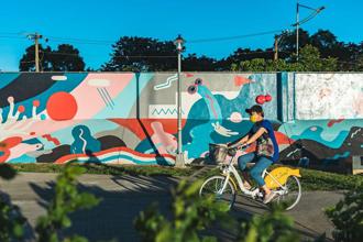 走春「骑」福 ！北市河滨单车小旅行 美丽堤壁尽收眼底