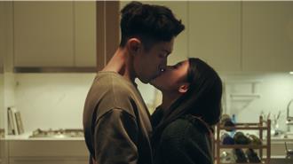 《愛愛內含光》尺度猛 主演「多體位」她床戰「屁股快抽筋」