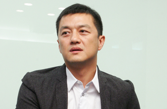 李亞鵬同框小19歲妻「像爺孫戀」 辛苦還債斷崖式衰老 