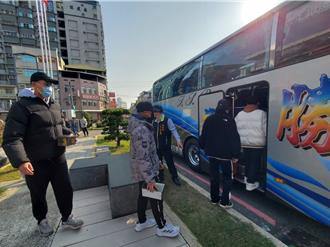 台南首梯1年制義務役52人入營  家長喊「加油」：很快就過去了