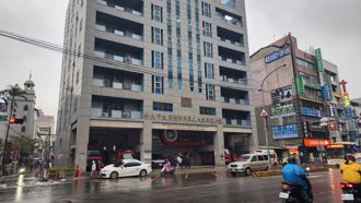 新北消防局二大遭搜索 疑私通殯葬業收賄！8隊員遭調職嚴查