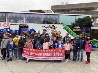 寒假圓夢計畫！議員姐姐陪40位「小天使」遊樂園