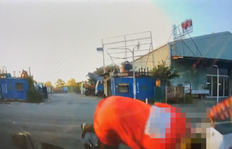 「無照大媽」闖紅燈擦撞 狂盧「私下和解」無果變提告！車主傻眼了