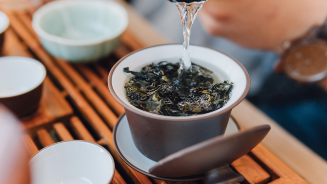 中國大陸四川大學研究顯示，每天適量飲茶有助延緩老化過程。（示意圖：shutterstock／達志）