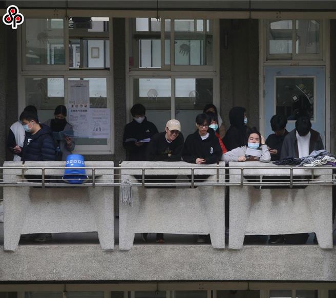 在少子化下，今年學測報名人數不減反增。（本報資料照片）