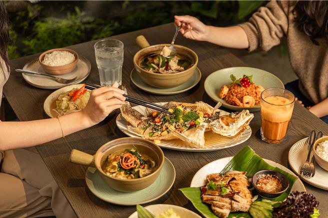 路易莎餐饮品牌「初泰PIKUL」推出年节套餐组合，4人套餐优惠价2888元、8人套餐优惠价6188元。（路易莎提供／朱世凯台北传真）