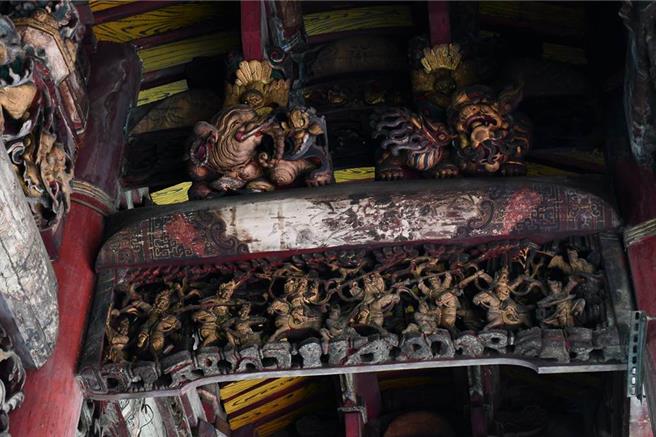 南瑶宫修復针对正殿、护龙及三川殿进行大幅整修，包括木构件现况损坏有白蚁蛀蚀、腐朽乾裂及脱笋等。（本报资料照片）