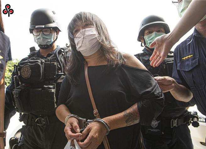 女子黄格格3年前因和男友吵架，将未完全熄减之沉香余烬倒在沙发上离开，造成高雄市盐埕区「城中城大楼」大火的46死惨案（本报资料照片）