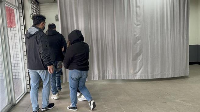 高雄一对夫妻疑似不堪经济压力，21日选择带着3个孩子走上绝路，警消破门发现一家5口已经明显死亡，初判无外力介入。25日进行解剖复验厘清死因，检方证实，3童均非自愿轻生。（本报资料照片）