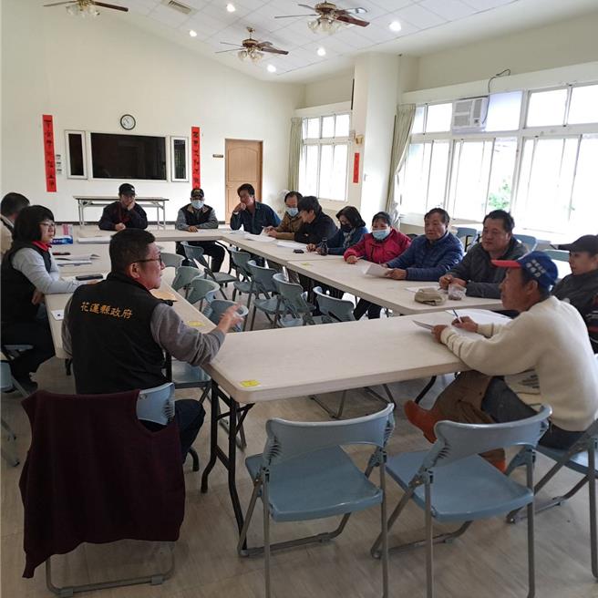 花蓮縣放牧飼養牛隻管理自治條例草案預告至2月17日止，花蓮縣政府辦理說明會，蒐集農友意見。（花蓮縣政府提供／王志偉花蓮傳真）