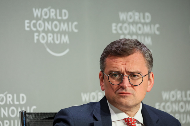 2024年1月17日，乌克兰外长库列巴出席瑞士达沃斯举行的世界经济论坛第 54 届年会。（路透社）