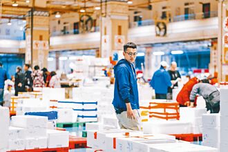 職人書寫成風潮 平視社會真面貌