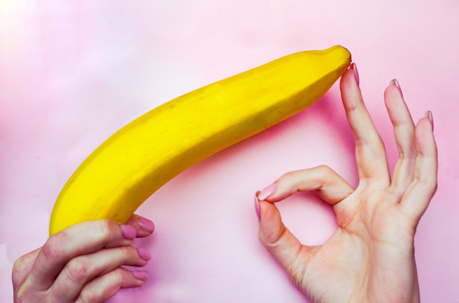 澳洲一名男子参加派对吃壮阳药，硬梆梆状态一直未消，导致他到速食店购餐时意外露鸟。(示意图/shutterstock/达志)