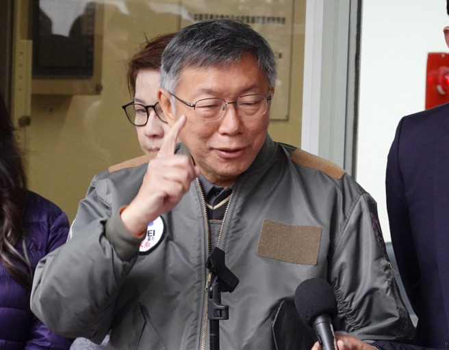 民眾党主席柯文哲26日前往立法院与党籍立委当选人举行晨会并受访。（姚志平摄）