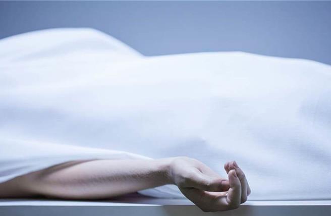 痛毆重踩妻逾50次還性侵拔烤陰毛，狠夫殺妻遭判無期徒刑定讞。（示意圖：shutterstock／達志）