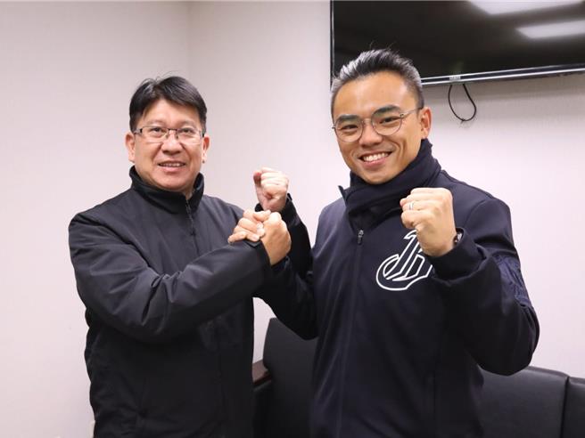 立院國民黨團三長選舉中，書記長登記參選人林思銘（左）、洪孟楷（右），26日聯合聲明表示，將由洪孟楷擔任書記長，林思銘擔任首席副書記長。（摘自林思銘臉書）