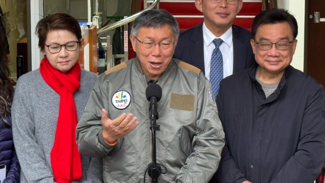 民眾党主席柯文哲26日前往立法院出席党团晨会，并与不分区立委当选人举行记者会。（姚志平摄）