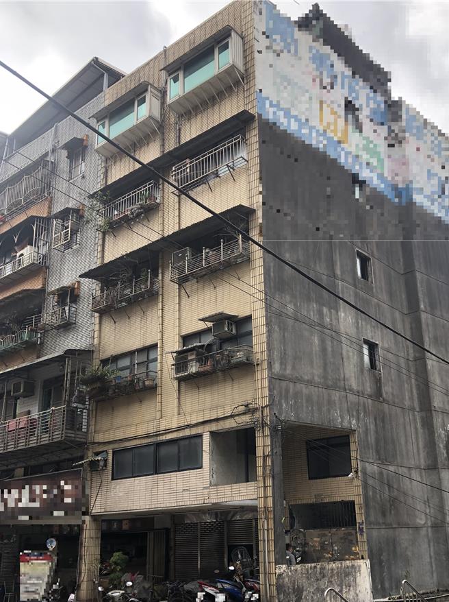 基隆市有一名40多岁林姓男子，骑机车被警拦查拒绝酒测，遭裁罚18万元罚锾，另积欠健保费等共欠缴20万余元。办分期后又拒缴，因此行政执行署宜兰分署将对其名下房屋祭出拍卖程序手段。（行政执行署宜兰分署提供／徐佑升基隆传真）