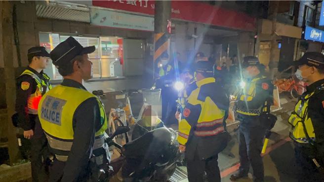 2024年1月26日新北市／55岁的林姓惯窃3个月内犯下超过10件机车窃盗案，被员警依窃盗罪送办，最后遭裁定限制住居。（新北市三峡警分局提供／刘玮晴新北传真）