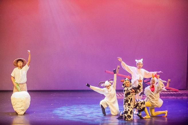 豆子剧团-爆笑绘本互动剧-好严肃农场之伊比鸭鸭游高雄（图片来源：高雄市文化局提供）