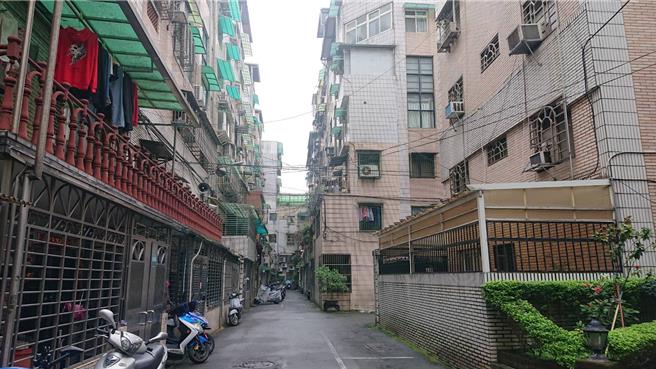 板橋富豪社區今獲新北市都市更新會議審議通過，為今年審議通過的首例海砂屋更新案。（新北市都更處提供／呂健豪新北傳真）