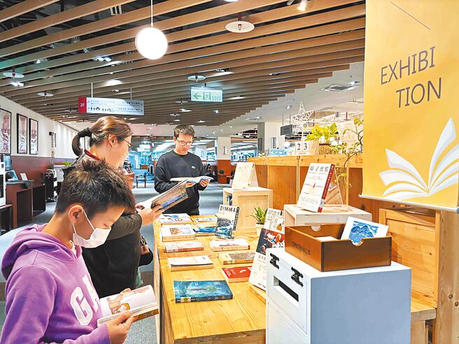國立台灣圖書館公布2023年借閱統計，實體書借閱量減少，但實際到館服務人次躍升，反映民眾利用圖書館資源呈現多元化。（國立台灣圖書館提供／高鈞麟新北傳真）
