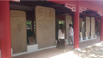 泼洒不明液体！台南大南门碑林石遭破坏 警锁定妇人追缉