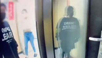 嗆聲「侯贏柯」送百萬 吳子嘉收到現金！當遺失物處理