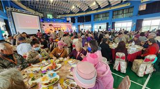 關懷獨居清寒長者  澎湖尖山電廠席開25桌圍爐