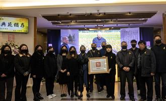 「鬼故事大師」司馬中原告別式 文化部代表頒贈總統褒揚令