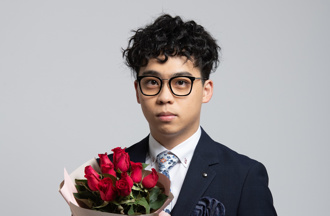 贺珑今晚录《夜夜秀》 神隐多日首发声只提5字惹议