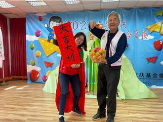 南投扶幼工作添龙马精神！南投家扶志工尾牙餐叙笑中带泪