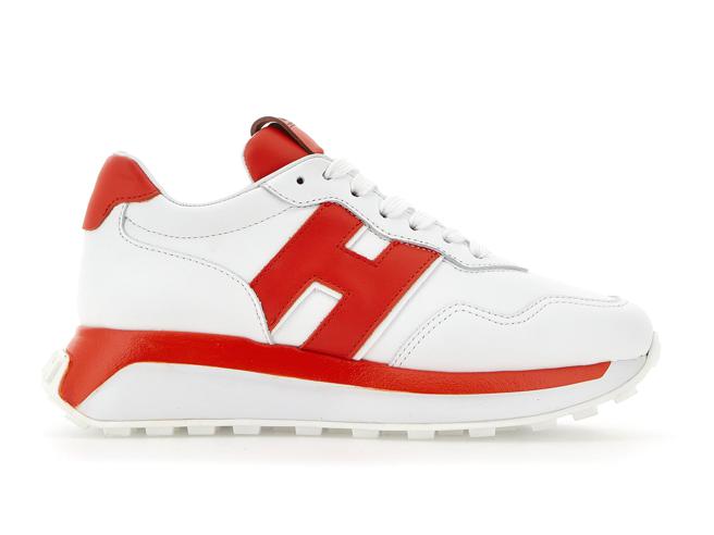 CNY限定Hogan H641赤紅色牛皮休閒鞋，2萬4500元。（HOGAN提供）