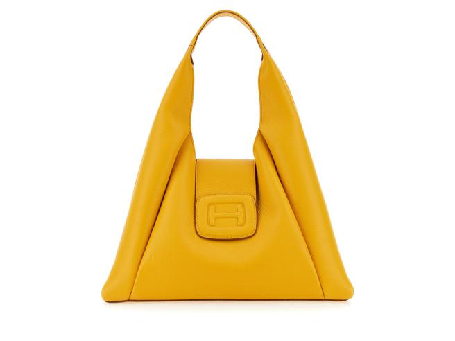 Hogan 向日葵黃荔枝紋牛皮托特包，3萬300元。（HOGAN提供）