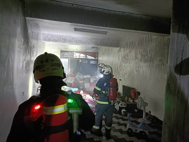 彰化民宅夺命恶火！阿公受困客厅惨成「焦尸」。(叶庭欣/翻摄)