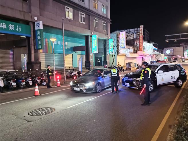 陆军少校营长红线违停被抓酒驾，因应年关将近，警方也加强酒驾取缔。(本报资料照片)