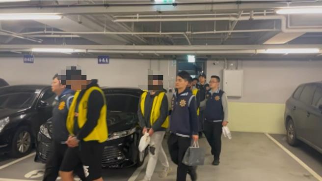 警方日前兵分多路，扫荡竹联帮和堂齐天会位于新店的据点，逮捕7名干部、成员及2名少年。（新北市警察局提供）