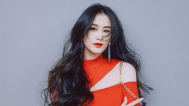 黄圣依直播带货销量惨淡，让厂商气到报警处理。。(图／黄圣依微博)