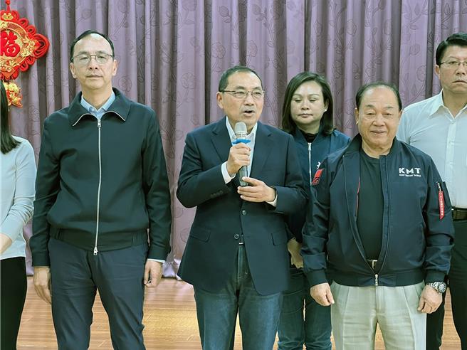 新北市長侯友宜27日在台南市謝票時，強調國民黨的改變，要傾聽年輕人的想法。（洪榮志攝）