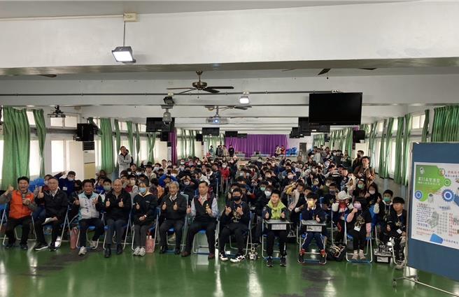 第11届全国智慧型机器人创意闯关比赛，27日在竹南镇君毅中学登场。（君毅中学提供／谢明俊苗栗传真）