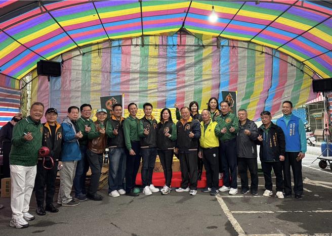 桃园大园仁寿慈善会寒冬送暖，250人获红包及生活物资。（大园仁寿慈善会提供／吕筱蝉桃园传真）