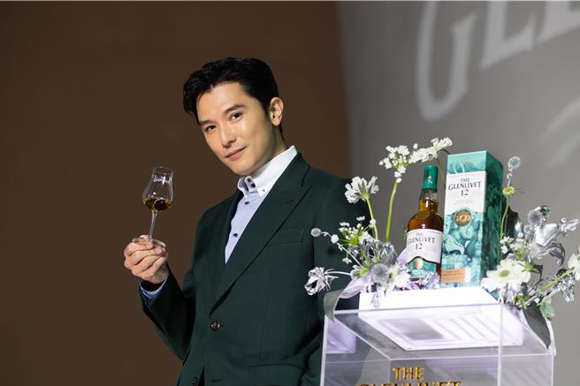 邱泽日前出席威士忌品牌晚宴。（台湾保乐力加提供）